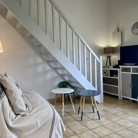 Hébergement de vacances Maison 4 Pièces Près De La - 6 Couchages - Fr-1-246a-246 *